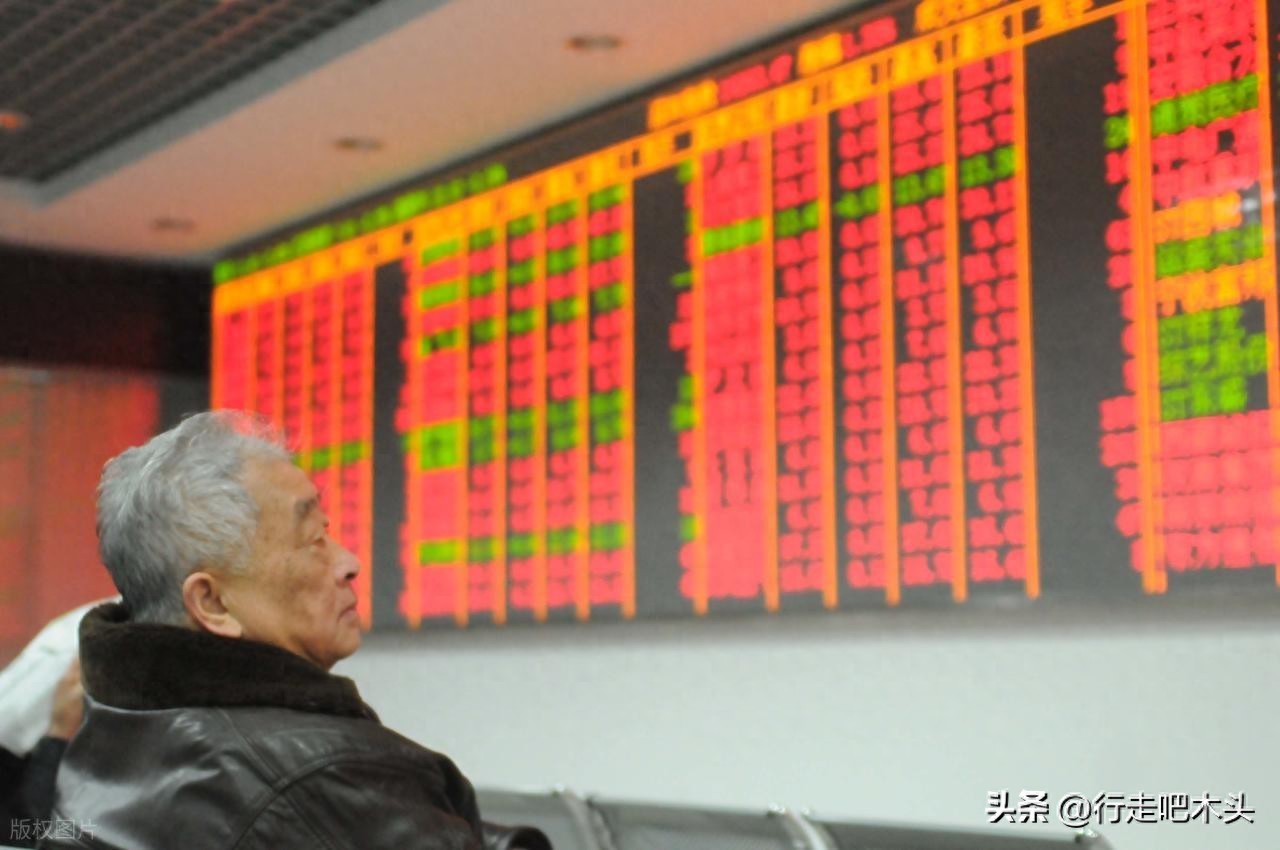 失业70后大叔用AI炒股，第一天开始，想赚钱却不知道从何处下手？（一看就会）炒股一年赚40万，