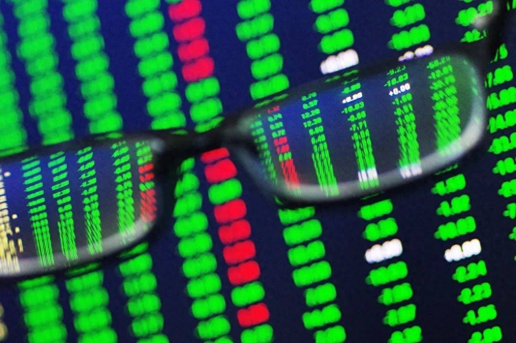 给“韭菜收割机”量化交易上枷锁！高频策略收益或“腰斩”，散户的春天来了？