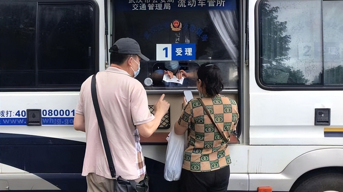 驾驶证过期没时间换怎么办，会被吊销吗（居然可以这样）驾驶证过期没有换怎么办?，